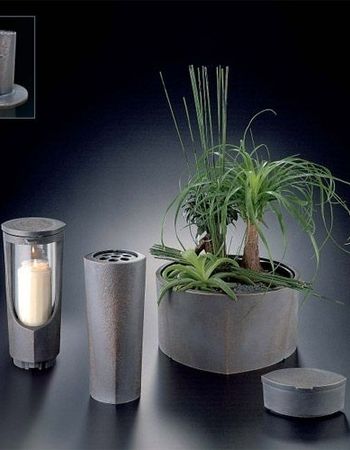 Grabschmuck in Form einer Garnitur - Kochdumper Steinwiesen